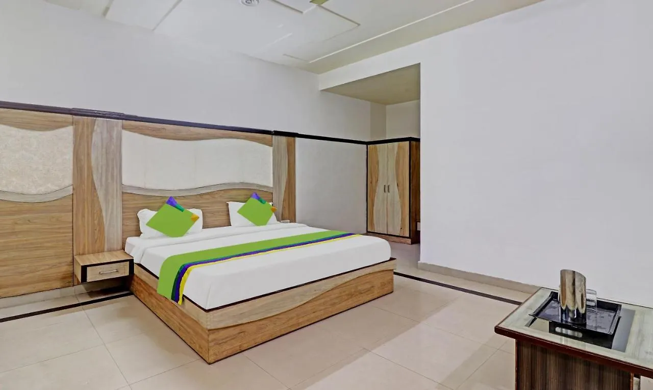 4 View Hotel Tajganj