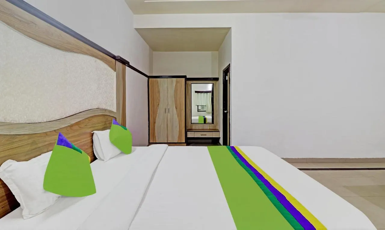 4 View Hotel Tajganj