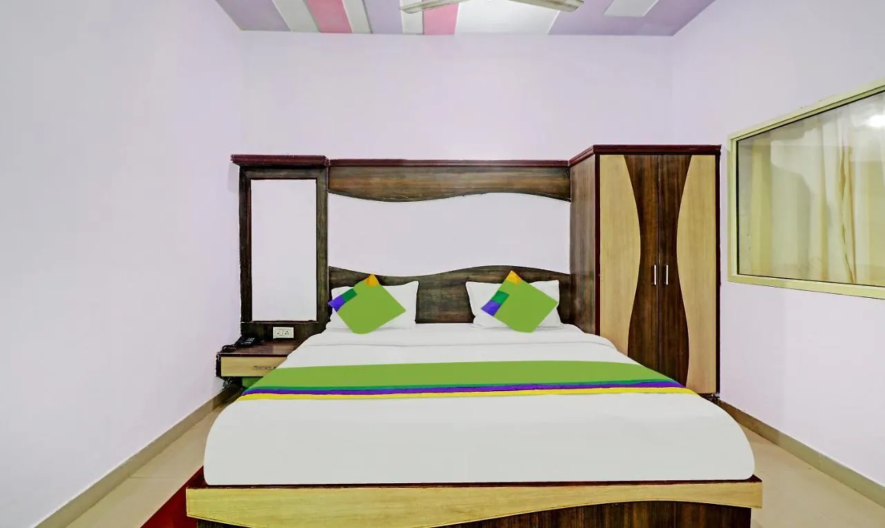 4 View Hotel Tajganj
