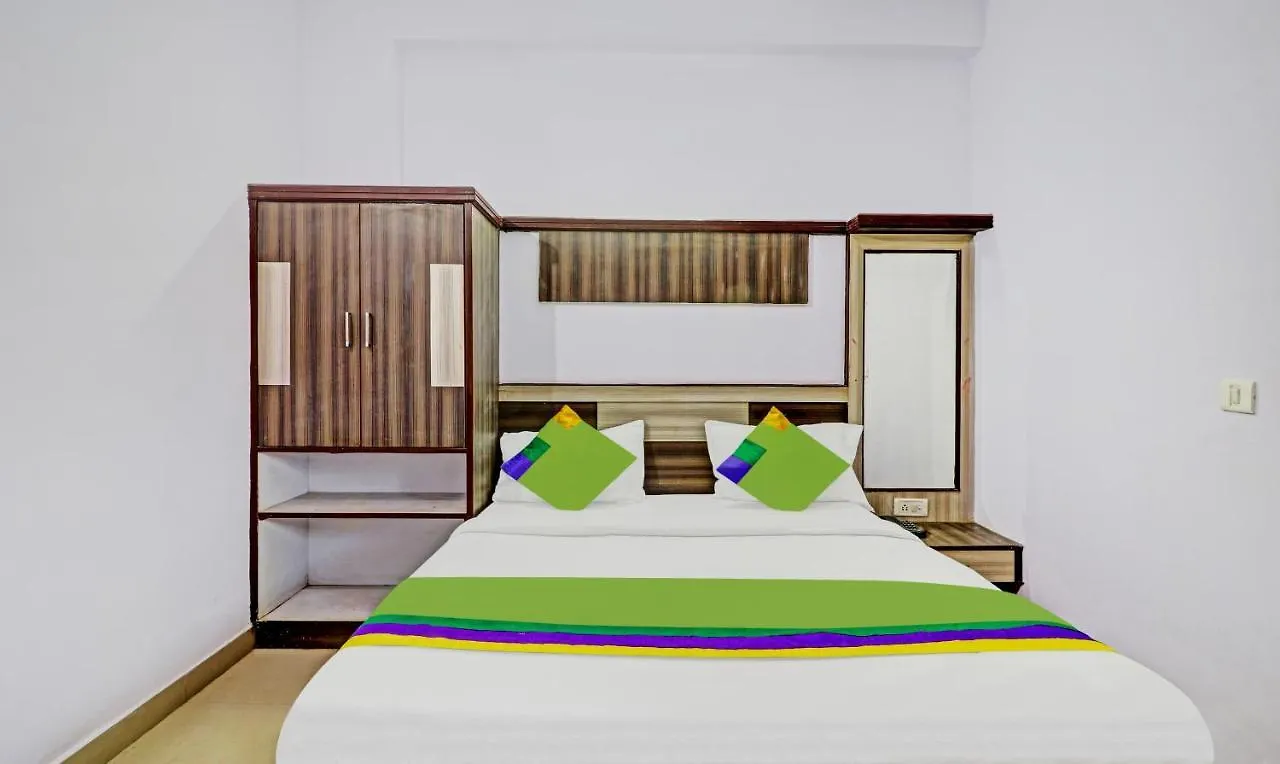 4 View Hotel Tajganj 3*,  India