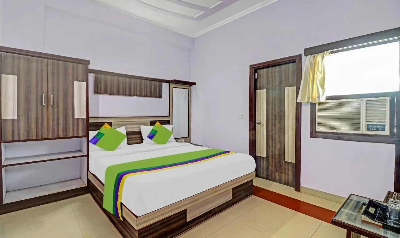 4 View Hotel Tajganj